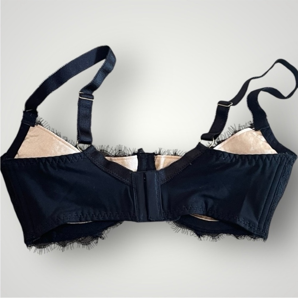 Frederick's of Hollywood lace underwire bra - Picture 5 of 11